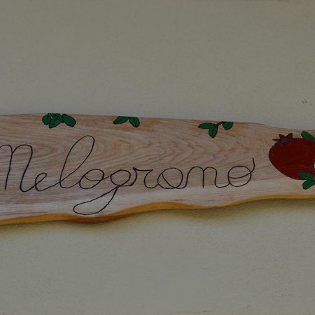 Il Melograno B&B Apartament Roe Exteriör bild